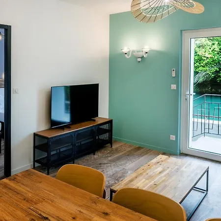 Vinuales * לורדה