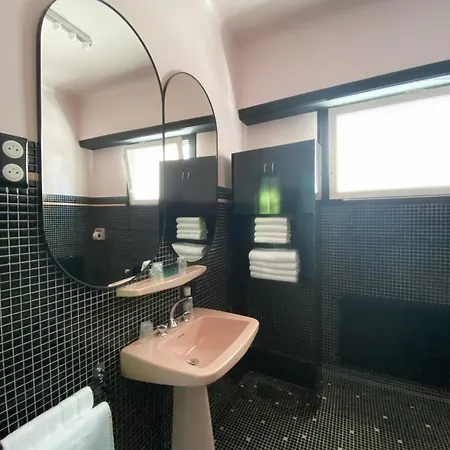 Vinuales * לורדה