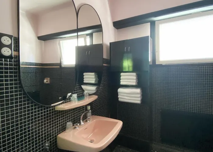 Vinuales * לורדה